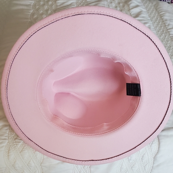 Women's Hat - Picture 3 of 3